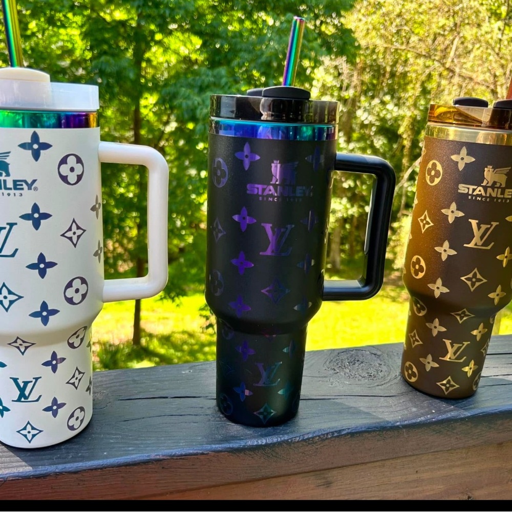 Logo Tumblers